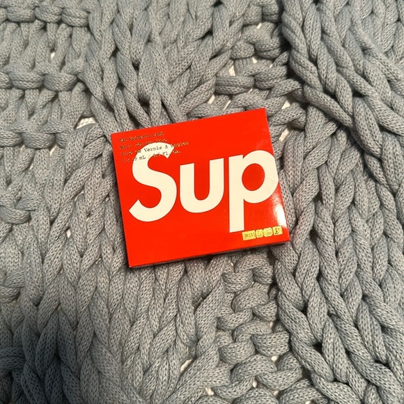 Supreme - Picture 2 of 4